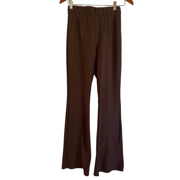 Garage Pull-On Knit Flare Leg Pants Size Medium Brown Seaming Down Legs Stretch - Picture 1 of 8